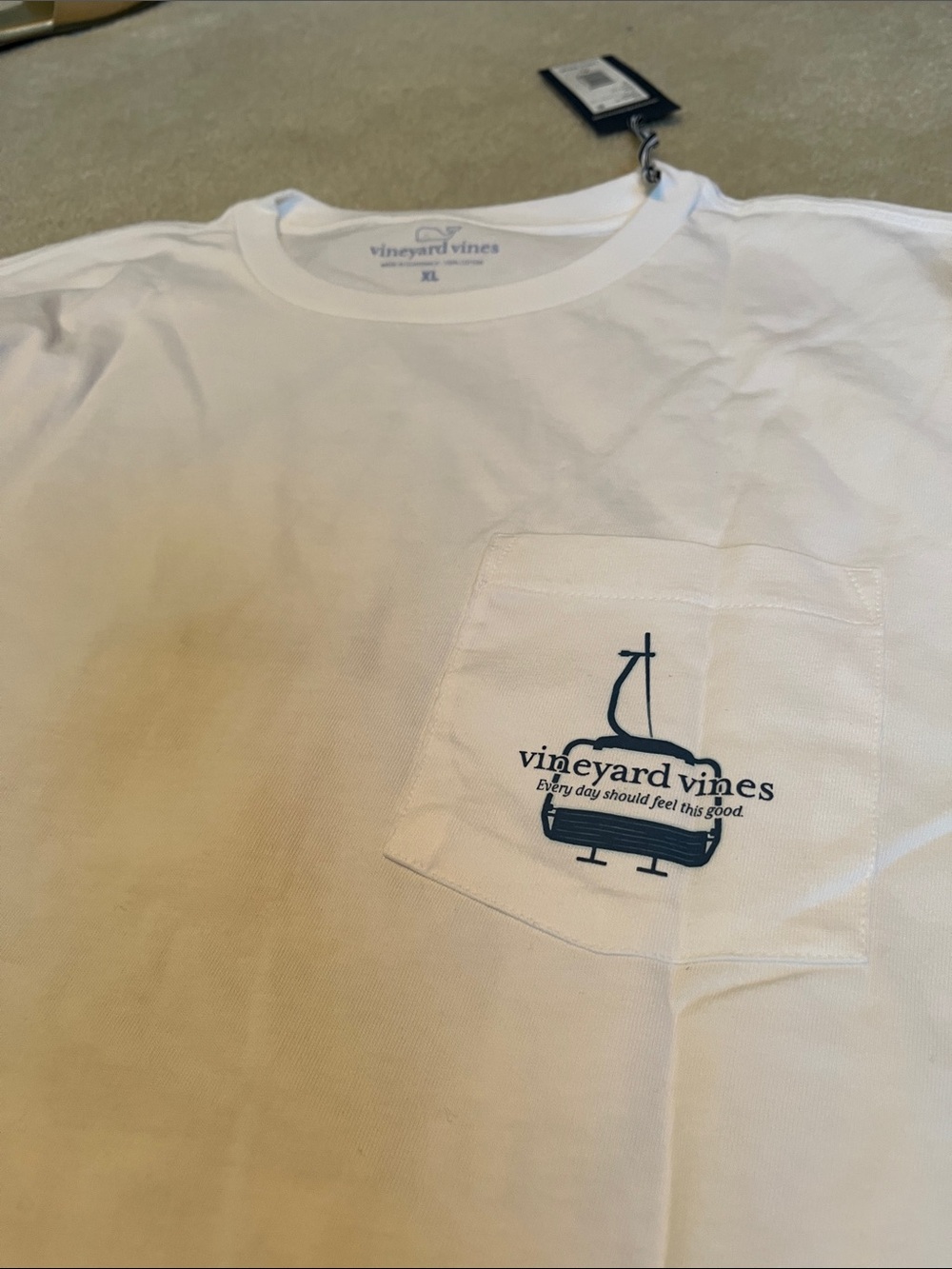 Vineyard Vines White Long-Sleeve Graphic Tee with Navy ski lift. XL. Men - Picture 8 of 9